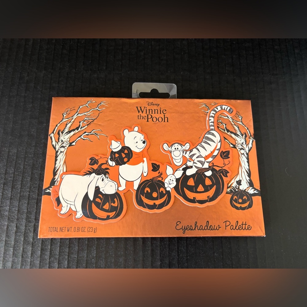 New Disney Winnie The Pooh & Friends Halloween 12 Color Eyeshadow Pallet